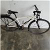 Image 3 : WHITE JAMIS ALLEGRO 3.0 BIKE