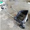 Image 2 : SCOTTS SEED SPREADER
