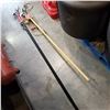 Image 1 : 2 PRUNING POLES