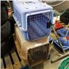 Image 1 : 3 ANIMAL CRATES