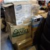 Image 2 : PALLET OF DISPOSABLE CUPS AND CUTLERY