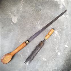 VINTAGE LARGE FILE AND CHISEL