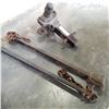 Image 2 : TRAILER HITCH AND SWAY BARS