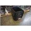 Image 1 : 5 BLACK INTERLOCKING LID STACKING STORAGE TOTES
