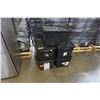 Image 3 : 5 BLACK INTERLOCKING LID STACKING STORAGE TOTES