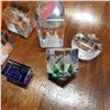 Image 2 : 6 ENCAPSULATED GLASS DESIGN FIGURES