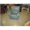 Image 1 : GREEN LEATHER RECLINER CHAIR
