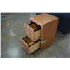 Image 3 : 2 DRAWER OAK FILE CABINET W/ KEY