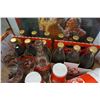Image 2 : TRAY OF COCA-COLA COLLECTIBLES AND BOTTLES