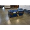 Image 3 : SMALL BLUE TRUNCK AND VINTAGE SUITCASE