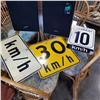 Image 1 : METAL SPEED LIMIT SIGNS