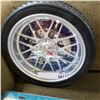 Image 2 : PARKING GUIDES AND WHEEL CLOCK