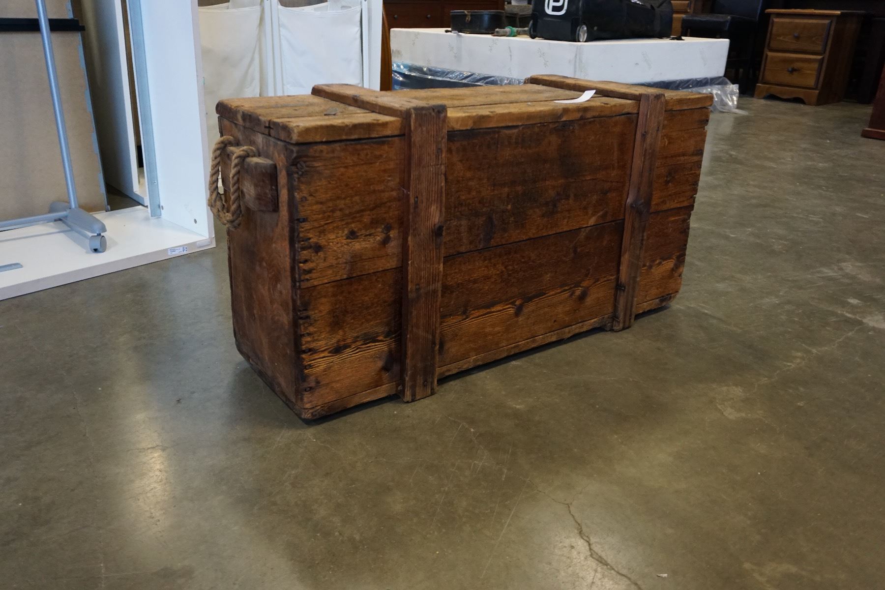 RUSTIC BOX TIN LINED W/ ROPE HANDLES