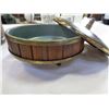 Image 3 : 1929 OAK BISCUIT BARREL, MID-CENTURY BRASS AND WOOD DISH, AND SALT AND PEPPER