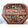 Image 2 : JEWELLERY ON STAND AND CASE OF JEWELLERY