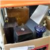 Image 2 : BOX OF LIQUOR COLLECTIBLES
