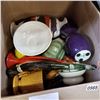 Image 2 : BOX OF CERAMIC AND POTTERY VASES
