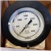 Image 2 : TWO 100 PSI PRESSURE GAUGES AND 3000 PSI PRESSURE GAUGE AND 30000 LB STRAIN GAUGE
