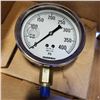 Image 3 : TWO 1000 PSI PRESSURE GAUGES AND 400 PSI GAUGE