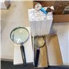Image 1 : 3 MAGNIFYING GLASSES AND 12 PORTABLE THERMOMETERS