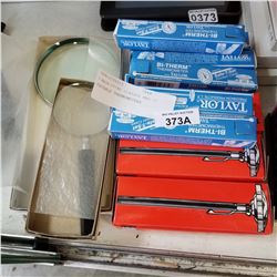 3 MAGNIFYING GLASSES AND 12 PORTABLE THERMOMETERS