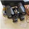 Image 2 : 2 PAIRS OF BINOCULARS AND COMPASSES