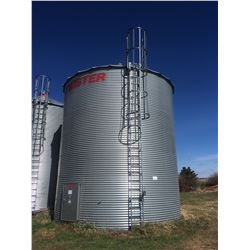 Twister Grain Bin 5900 bushel with flat bottom reinforced steel floors
