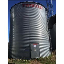 Twister Grain Bin 5900 bushel with flat bottom reinforced steel floors