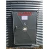Image 2 : Twister Grain Bin 5900 bushel with flat bottom reinforced steel floors