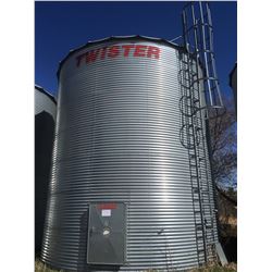 Twister Grain Bin 5900 bushel with flat bottom reinforced steel floors