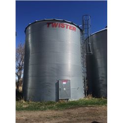 Twister Grain Bin 5900 bushel with flat bottom reinforced steel floors