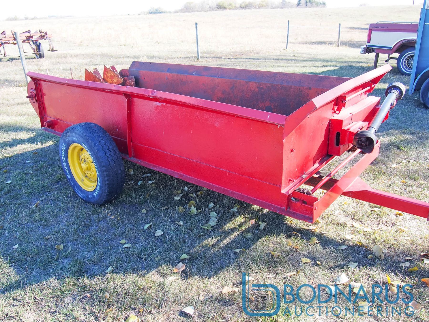 New Holland Manure Spreader, 10 FT Box, Single Beater Bodnarus