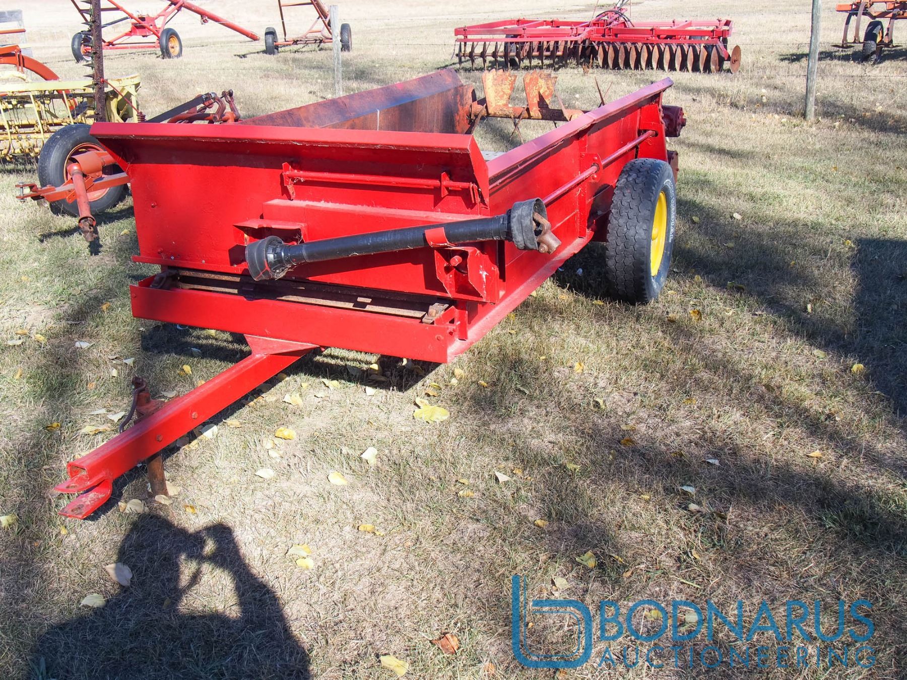 New Holland Manure Spreader, 10 FT Box, Single Beater