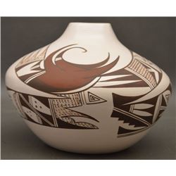HOPI INDIAN POTTERY JAR (NAVASIE)