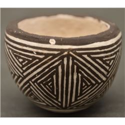 ACOMA INDIAN POTTERY BOWL (LUCY M LEWIS)