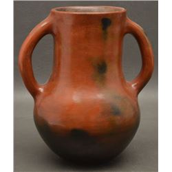NAVAJO INDIAN POTTERY VASE (WILLIAMS)