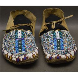 SIOUX INDIAN MOCCASINS