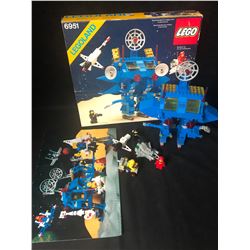 Lego Vintage Classic Space Robot Command Center #6951 / Complete W/ Box