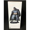 Image 3 : DC COLLECTIBLES DESIGNER SERIES 12" BATMAN STATUE