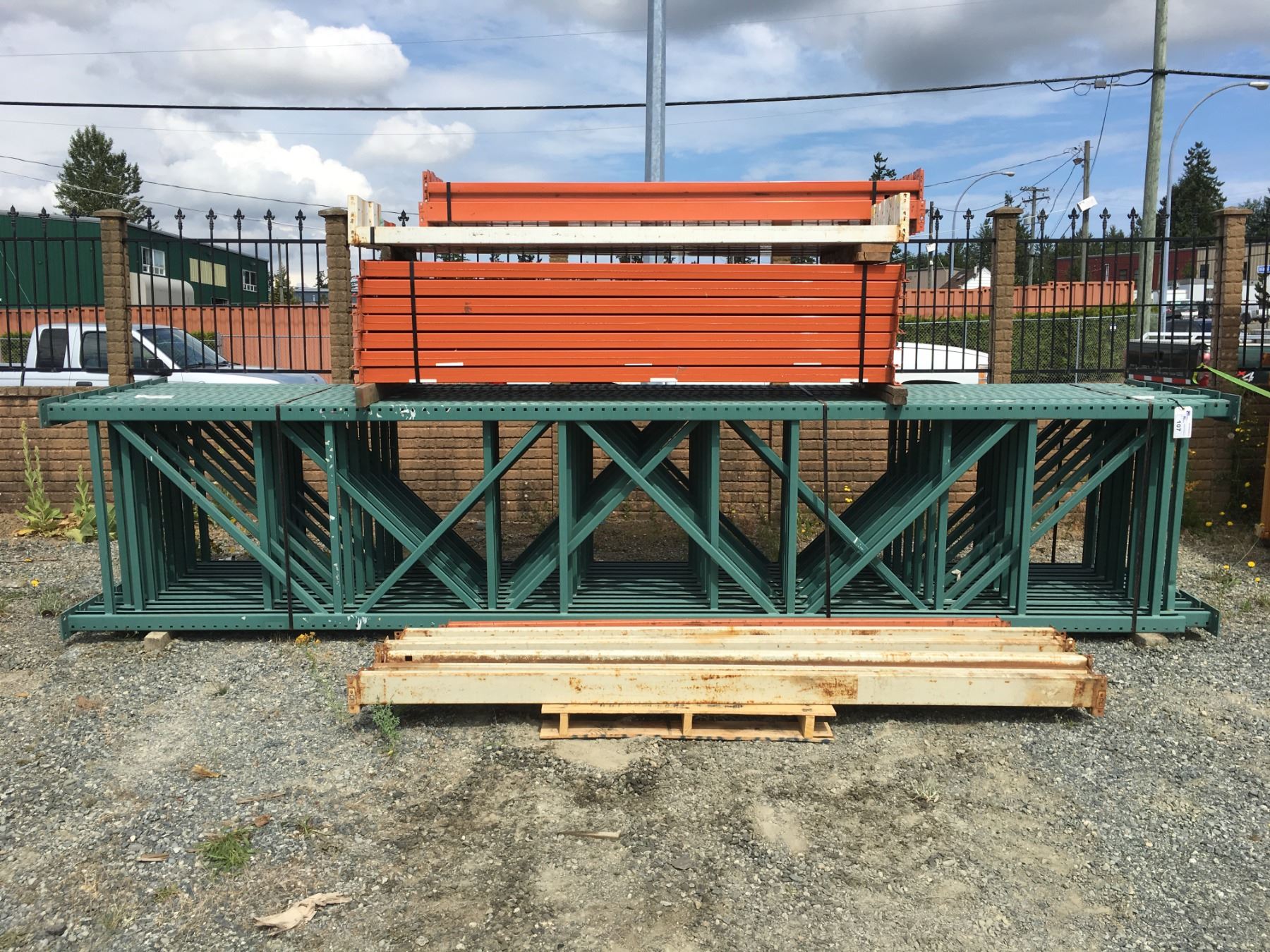 GROUP OF TEARDROP PALLET RACKING-UPRIGHTS AND BEAMS (ORANGE AND GREEN)