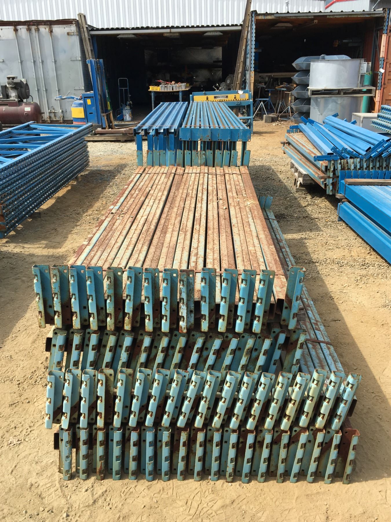 GROUP OF MASTO RACK PALLET RACKING-UPRIGHTS AND BEAMS (BLUE)