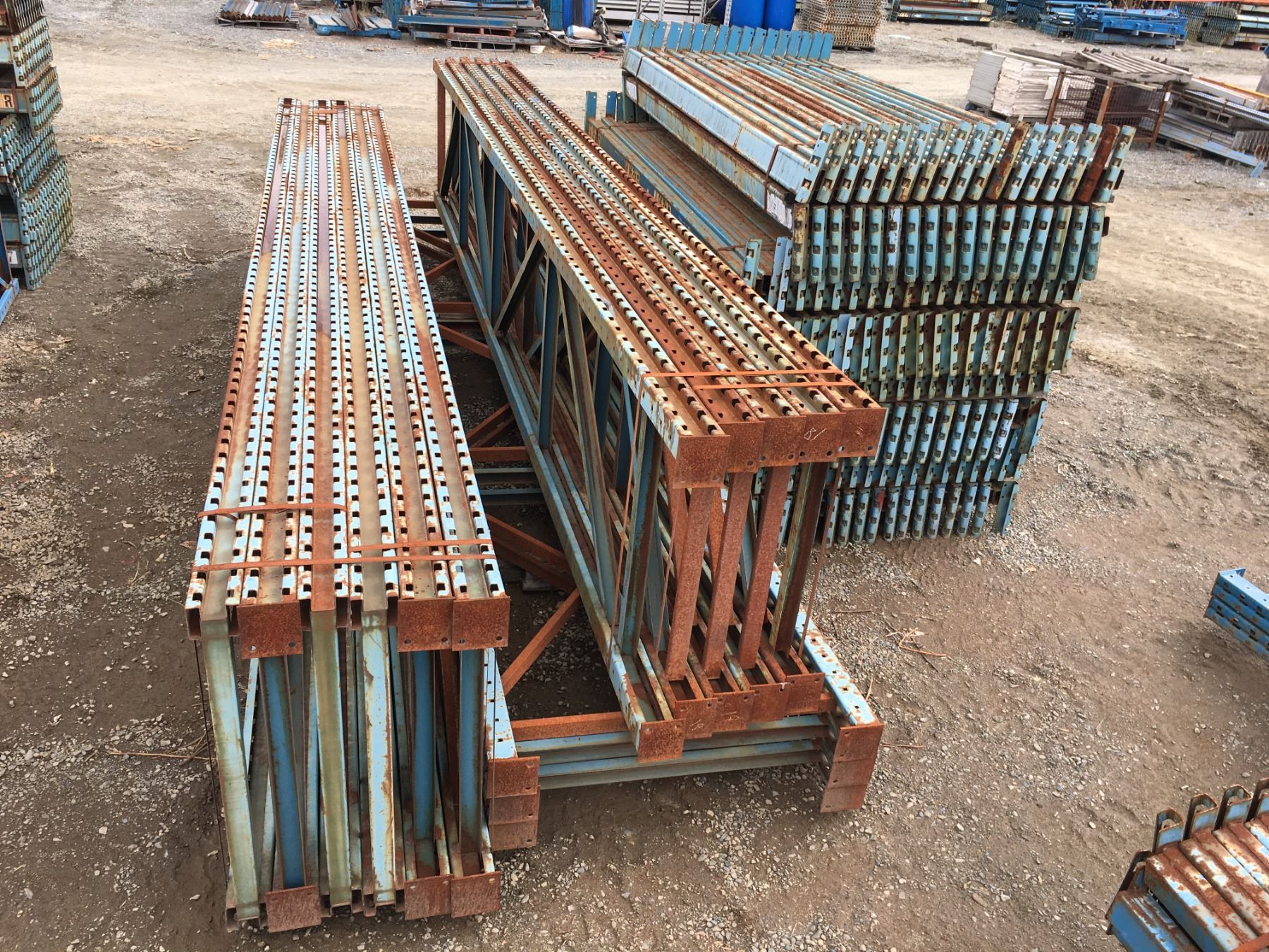 GROUP OF MASTO RACK PALLET RACKING-UPRIGHTS AND BEAMS (BLUE)