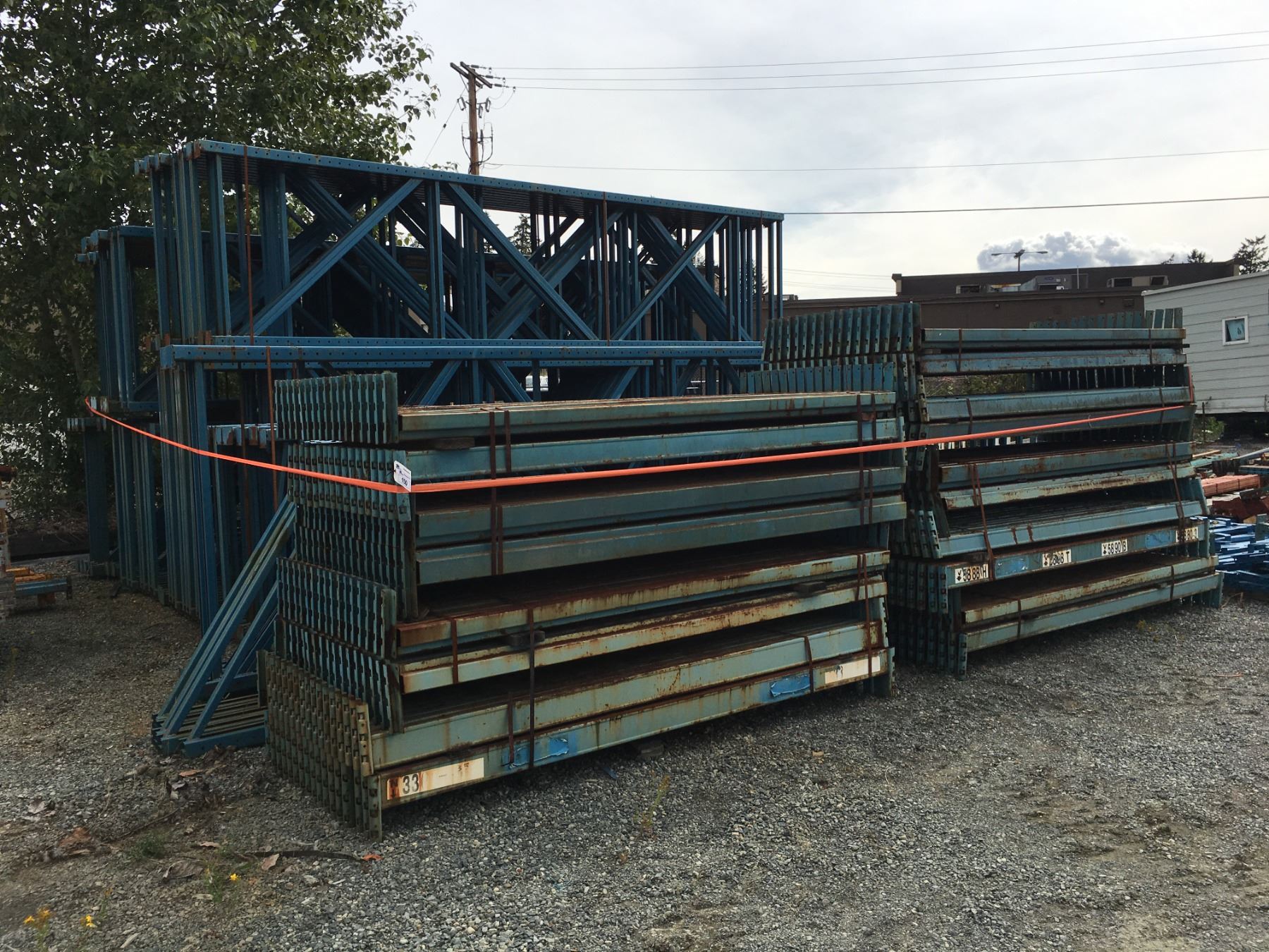 LARGE GROUP OF MASTO PALLET RACKING, UPRIGHTS & BEAMS (BLUE) - Able ...