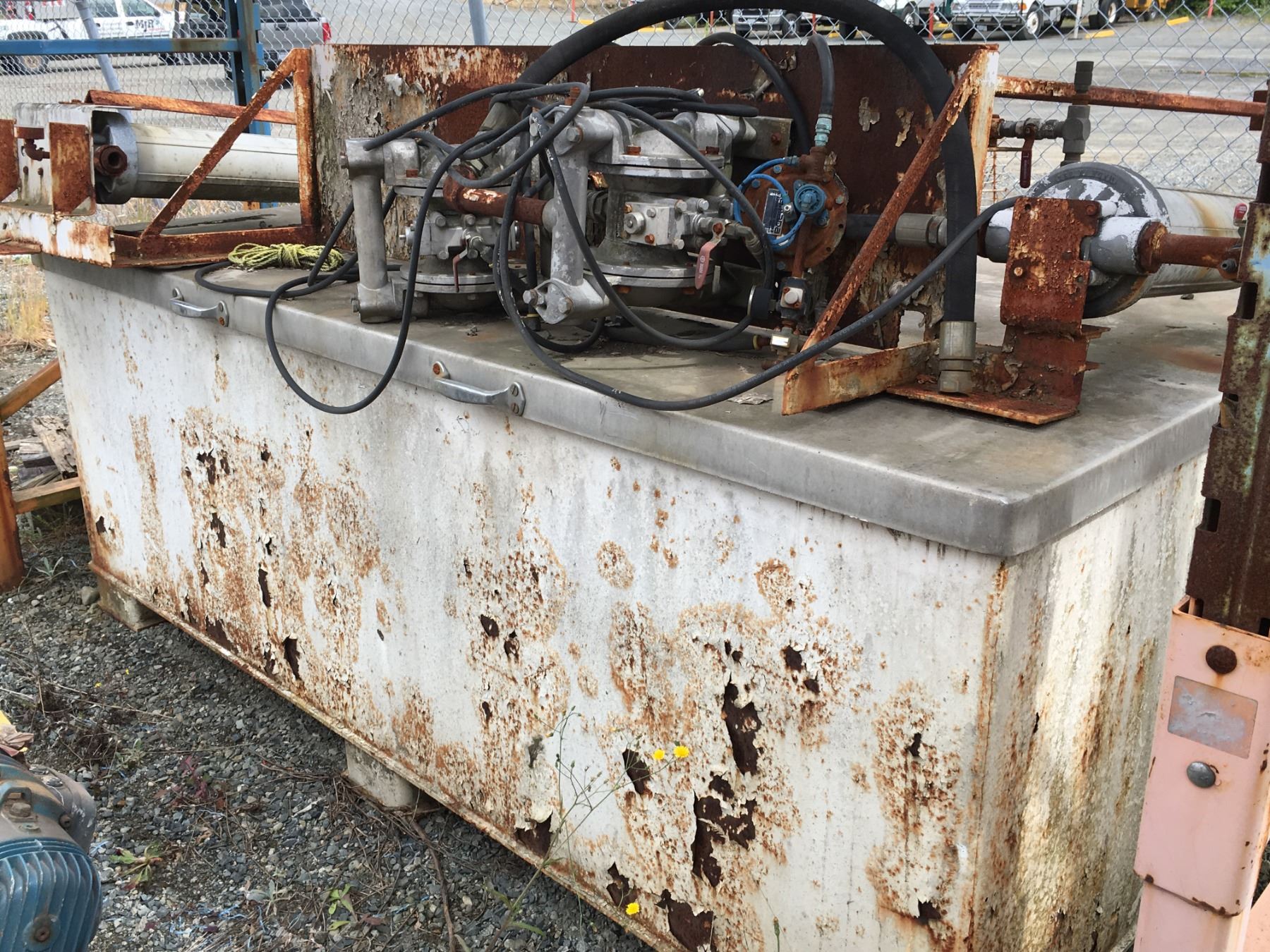 MASTO RACK & HEAVY STEEL WORK TABLE & LARGE STEEL STORAGE BOX