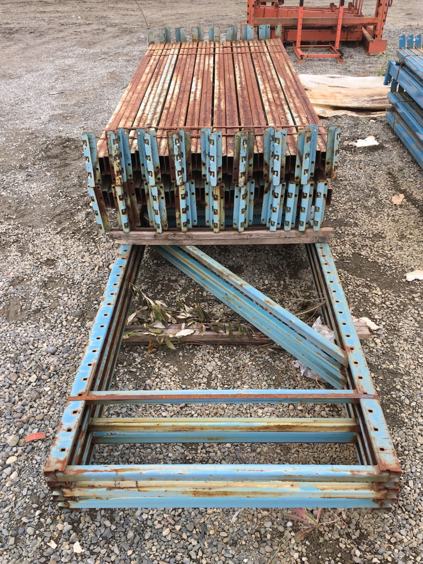 GROUP OF MASTO PALLET RACKING UPRIGHTS & BEAMS (BLUE) - Able Auctions