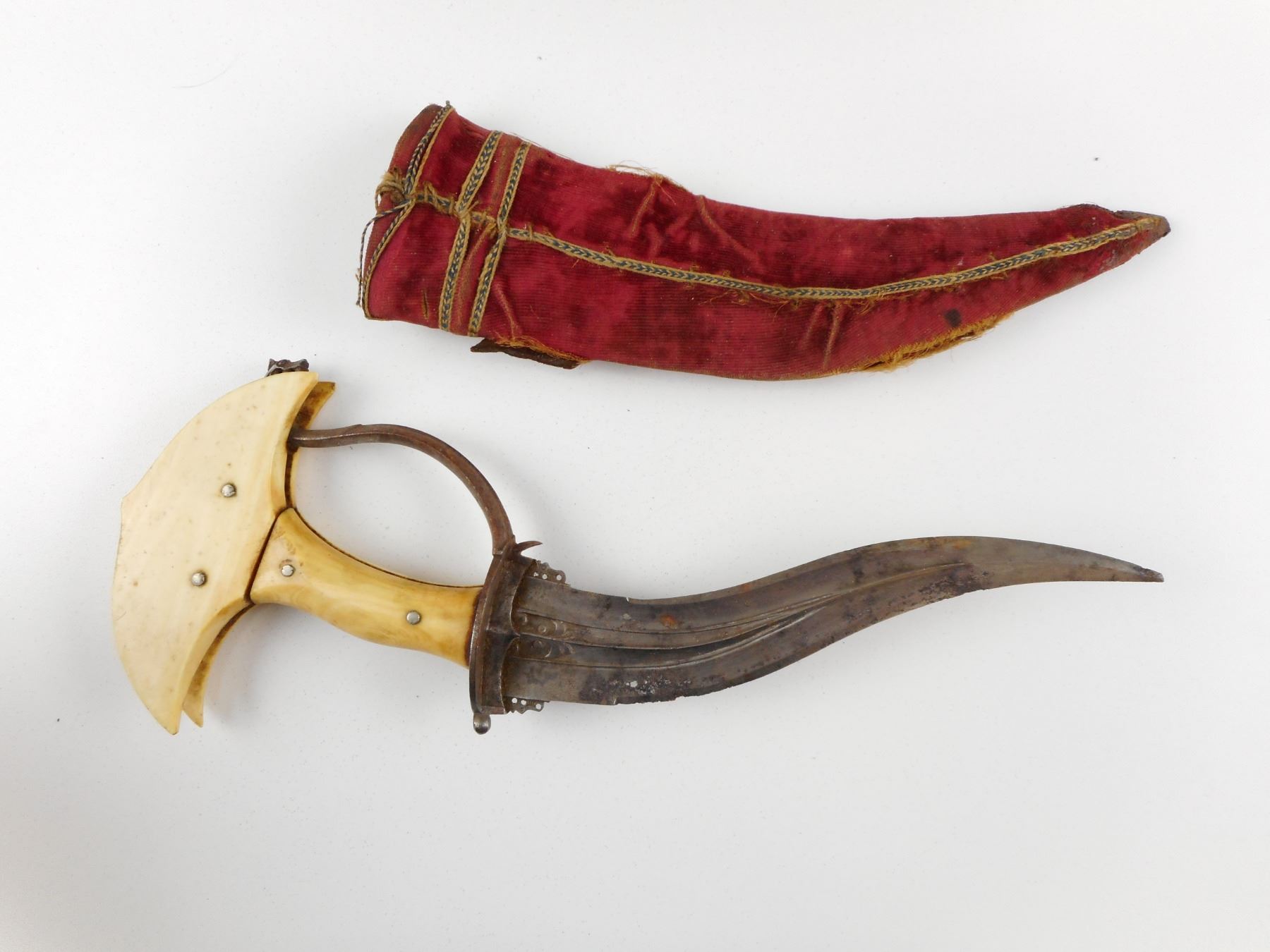 MALAYAN KRIS DAGGER WITH SHEATH MALAYAN KRIS DAGGER WITH SHEATH