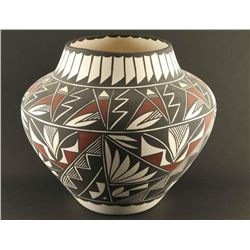 Large Acoma Pot