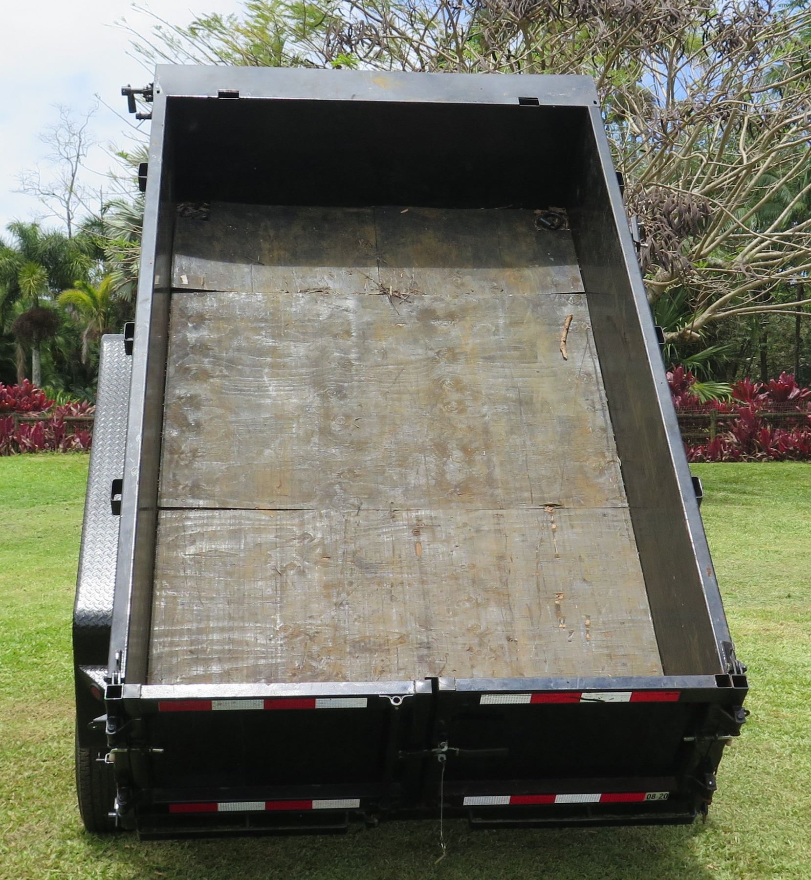 2018 Heavy Duty Dump Trailer w/ Ramps 10' L, 6' W (Works Great - See Video)