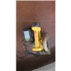 Image 2 : DeWalt DW936 Saw