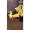 Image 3 : DeWalt 14.4V Cordless Swivel Head Shear Tool